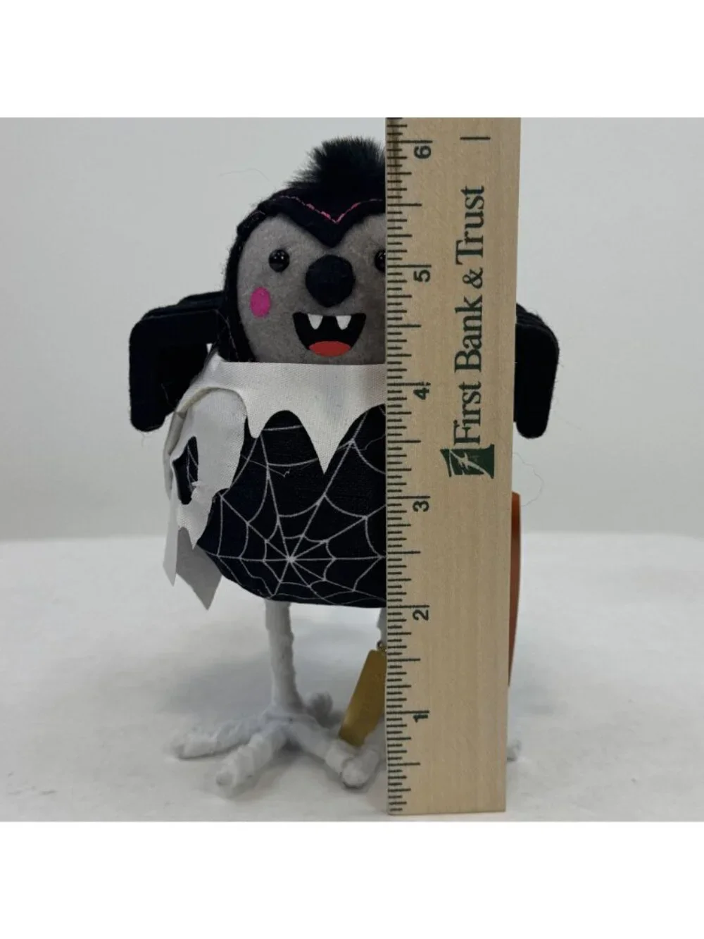 Hyde & Eek! Skitter Featherly Friends Decorative Halloween Bird Spider Web Cape - Picture 8 of 12